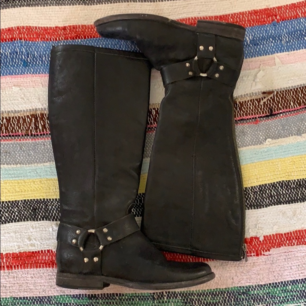 FRYE Phillip Harness Boot• Run Big•